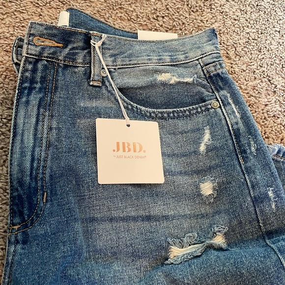 Just Black Denim - Picture 8 of 10